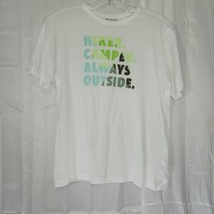 Columbia Size Medium White Graphic T-Shirt with Outdoor Theme